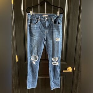 Levi's 721 High Rise Skinny Medium Wash Jeans | SIze 33